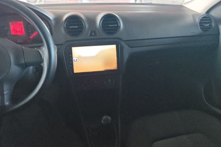 Used Volkswagen Jetta 2015 Zhuihui Edition 1.4L Manual Fashion Model Audio And AC Panel