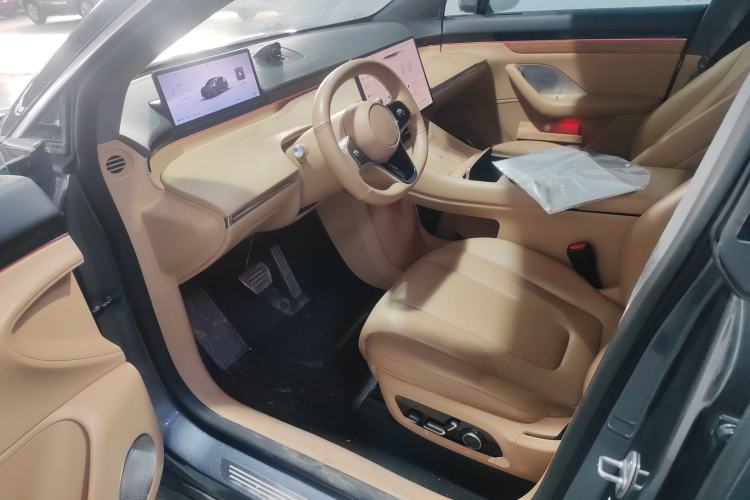 Used Hima Luxeed R7 2024 All-Electric 736 km Ultra