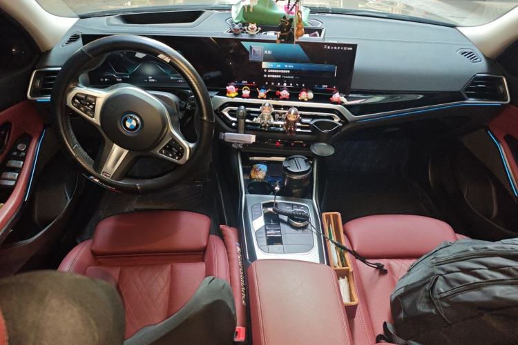 Used BMW i3 2024 eDrive 40 L Midnight Sports Package Center Console