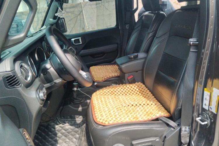 Used Jeep Wrangler 2019 2.0T Sahara Four-Door Version China VI Emission Standard
