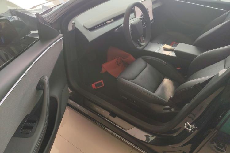 Used Tesla Model 3 2025 Rear-Wheel-Drive Version