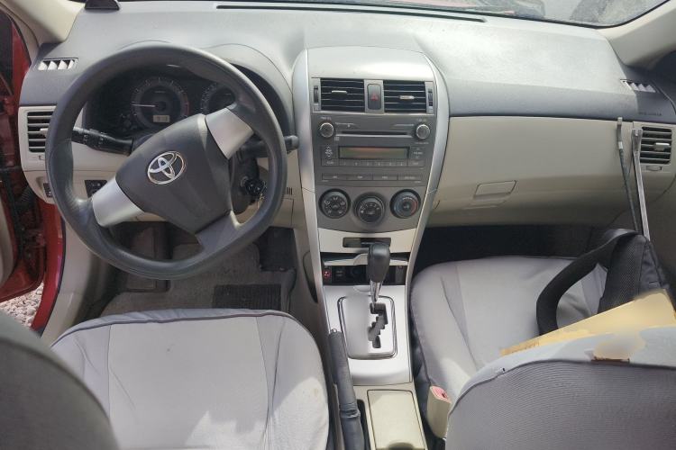 Used Toyota Corolla 2011 1.6L Automatic GL Center Console