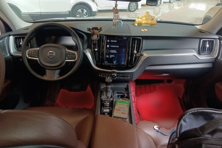 Used Volvo XC60 2019 T5 4x4 Smart Edition China VI Standard Center Console