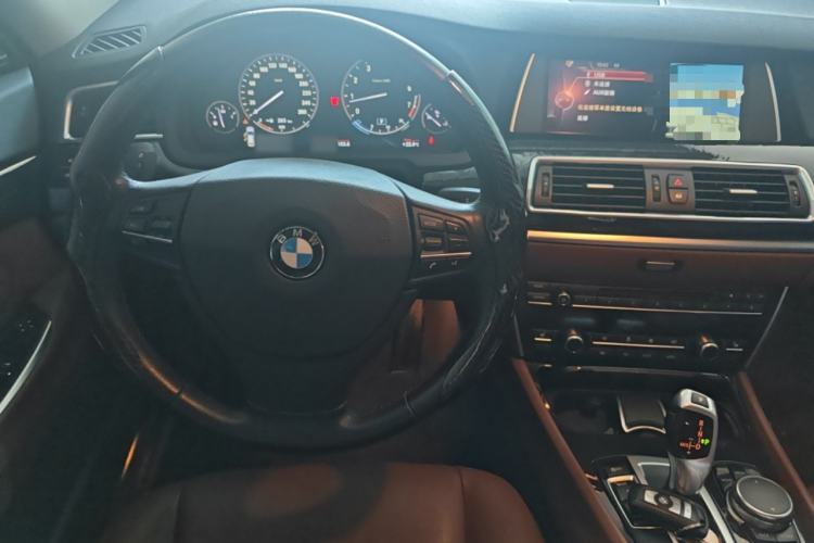 Used BMW 5 Series GT 2015 528i Leading Model
