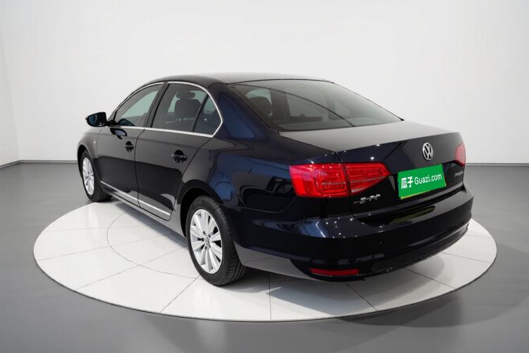Used Volkswagen Sagitar 2015 1.6L Automatic Fashion Model