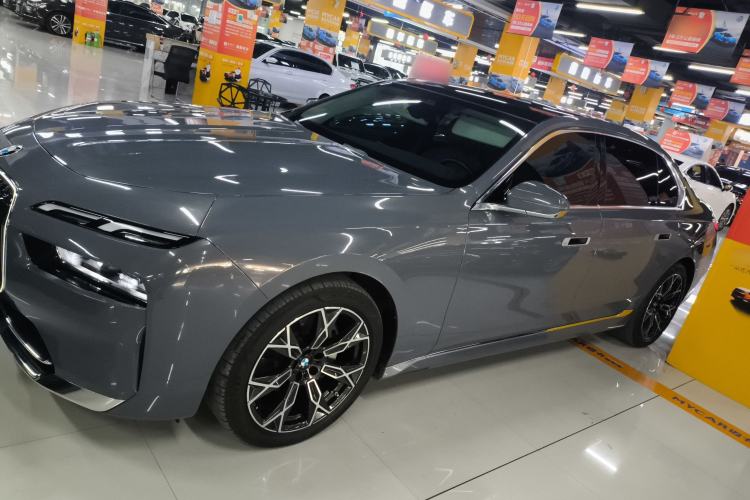 Used BMW 7 Series 2023 735Li Luxury Package