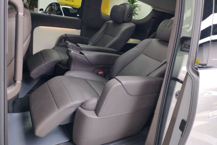 Used Li Auto MEGA 2024 Ultra Model Interior 4