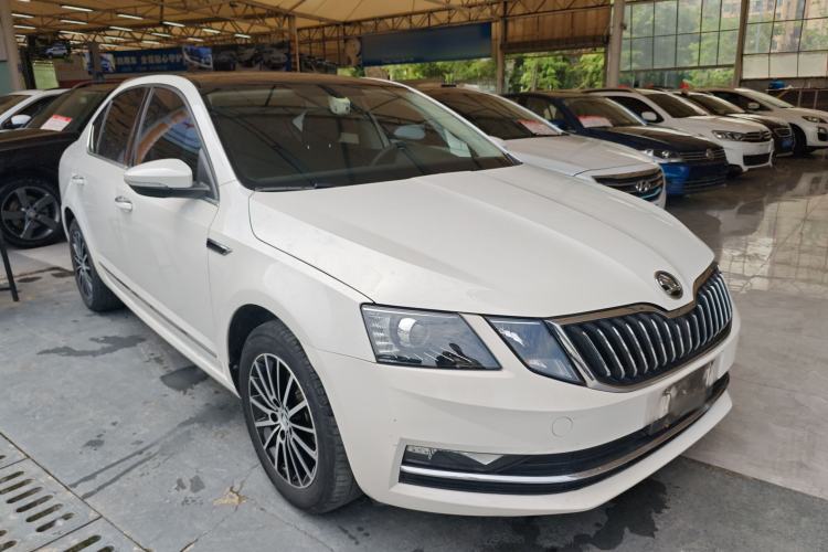 Used Skoda Octavia 2019 1.5L Automatic Luxury Edition Exterior 1