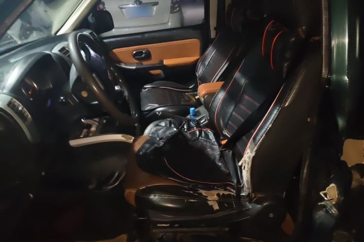 Used JMC Baodian 2018 2.9T New Value-Added 4x4 Diesel Comfort Version with Standard Cargo Bed – JX4D30B5L Left Front Seat