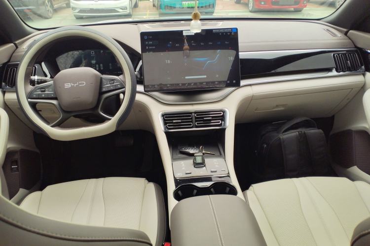 Used BYD Song PLUS New Energy 2025 EV Intelligent Driving Version 520km Premium Model Center Console