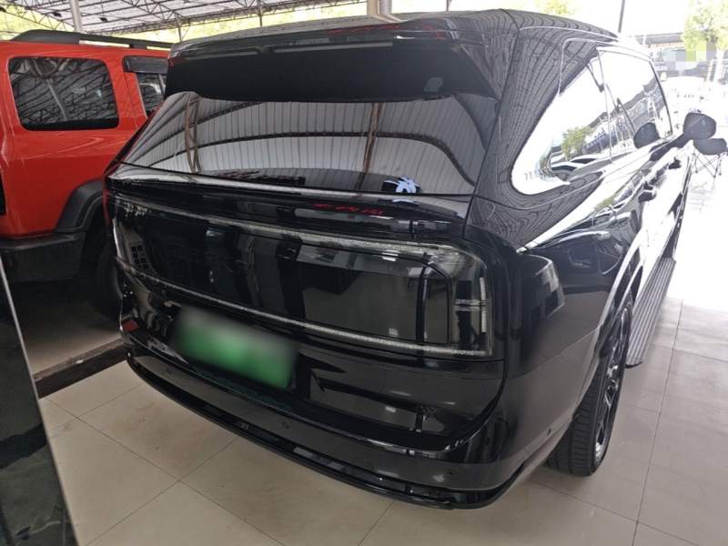 Used Zeekr 9X 2025 Moon Black Edition 70kWh — 5