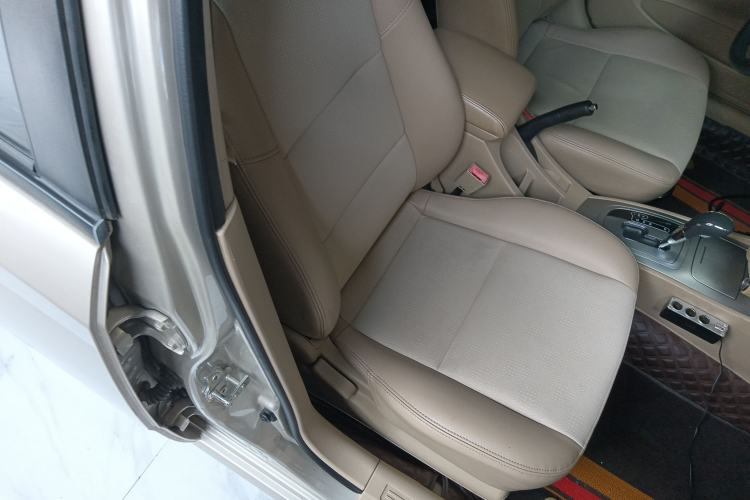 Used Buick Excelle 2013 1.5L Automatic Classic Model
