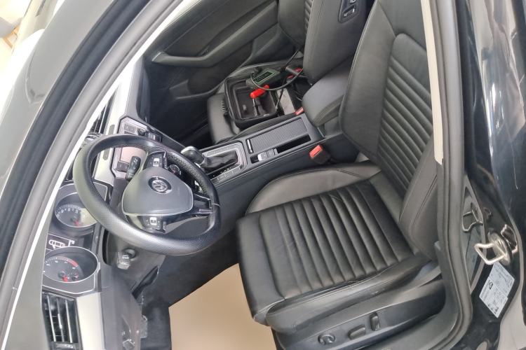 Used Volkswagen Magotan 2019 330TSI DSG Leading Edition China V Standard Left Front Seat