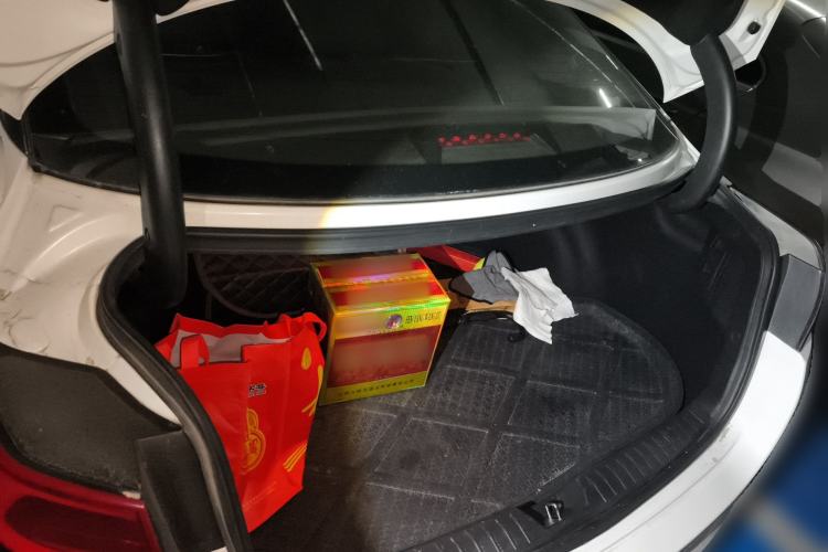 Used Kia K5 2014 2.0L Automatic LUXURY Trunk