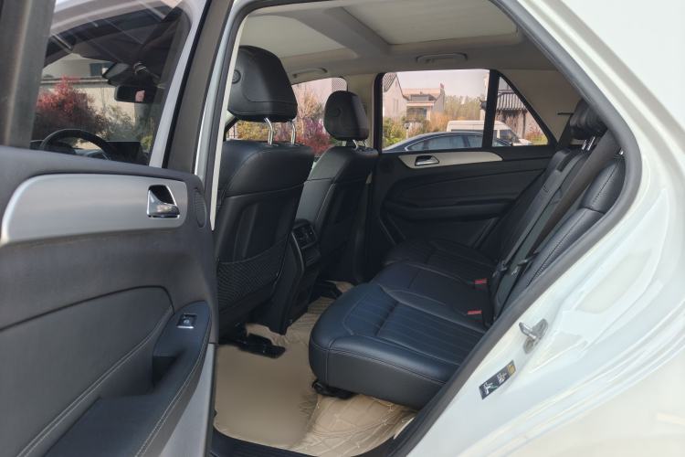 Used Mercedes-Benz GLE 2015 GLE 320 4MATIC Interior 3