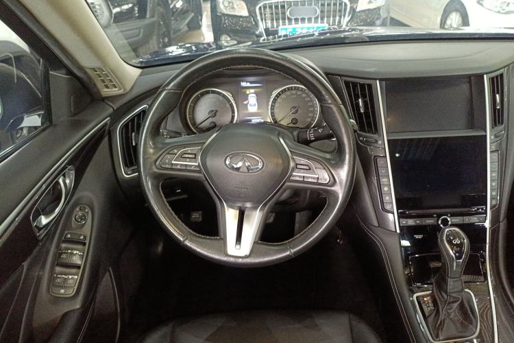 Used Infiniti Q50L 2018 2.0T Comfort Edition China VI Standard Steering Wheel