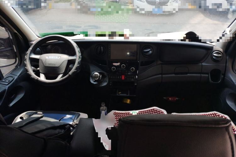 Used Iveco Eurocargo 2021 2.0T Manual Super-Rui Short Wheelbase Low-Roof Side-Hinged Door F1A
