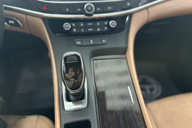 Used Buick LaCrosse 2016 20T Elite Edition Interior 4