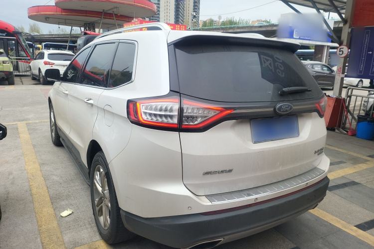 Used Ford Edge 2015 2.0T GTDi Two-Wheel-Drive High-Line Version
