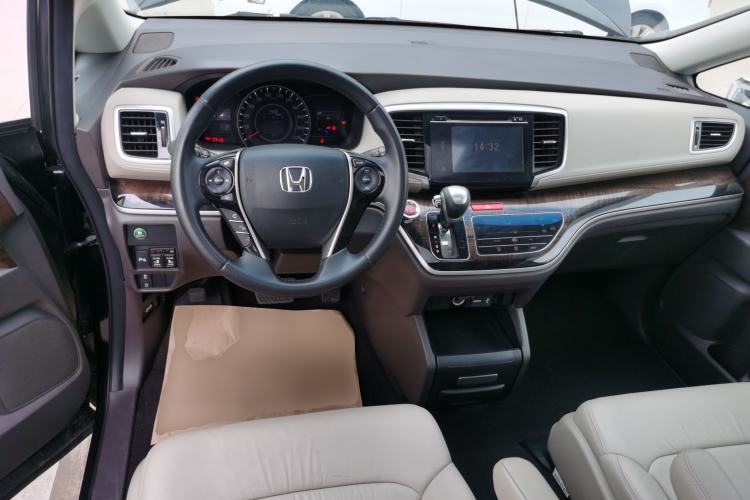 Used Honda Odyssey 2015 Updated Version 2.4L Smart Edition Center Console