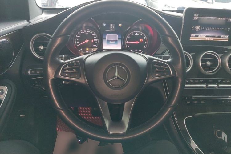Used Mercedes-Benz GLC 2018 GLC 260 4MATIC Luxury Model