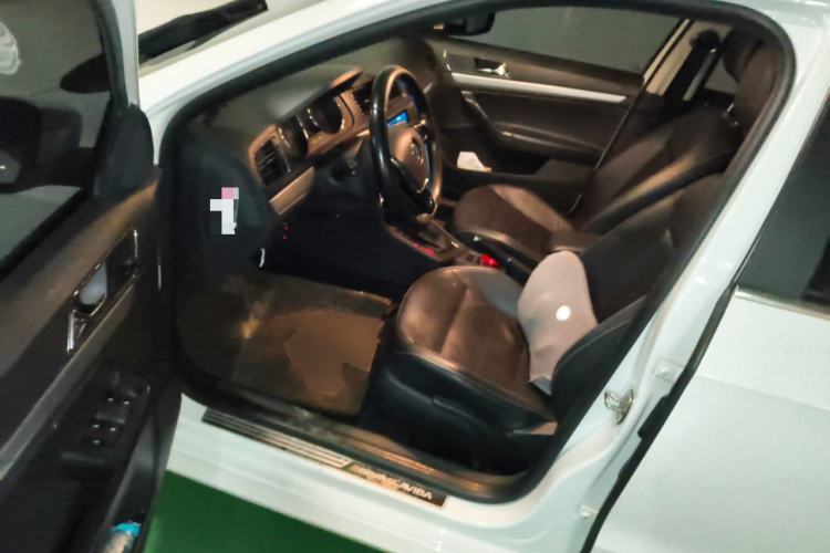 Used Volkswagen Gran Lavida 2015 1.6L Automatic Comfort Edition
