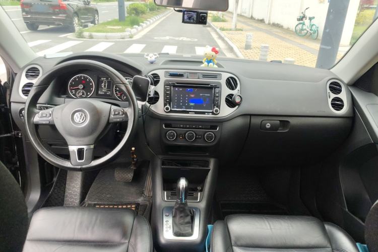Used Volkswagen Tiguan 2013 1.8 TSI Automatic Two-Wheel Drive Comfort Edition Center Console