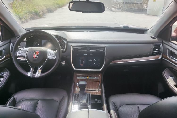 Used Roewe RX8 2018 30T Smart Connectivity Two-Wheel Drive Flagship Edition
