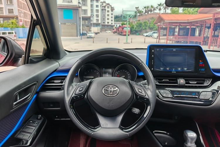 Used Toyota IZOA 2020 2.0L Yichi Version

