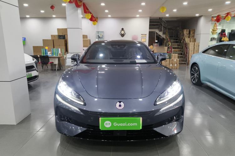 Used Denza Z9 2024 1100 km Four-Wheel Drive Max Version
