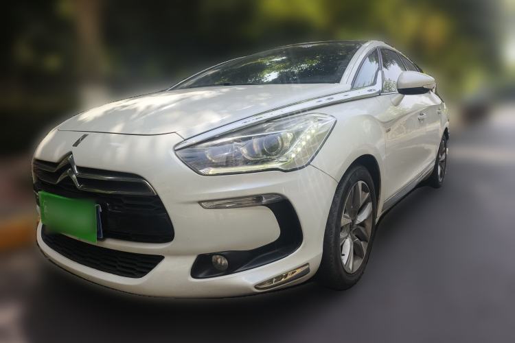 Used DS 5 2013 1.6T Luxury Edition THP200