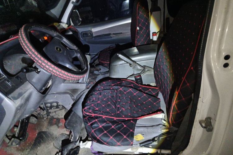 Used Jinbei Hiace 2014 2.0L 5th Generation Kuaiyunwang Business Version 4G21B Left Front Seat