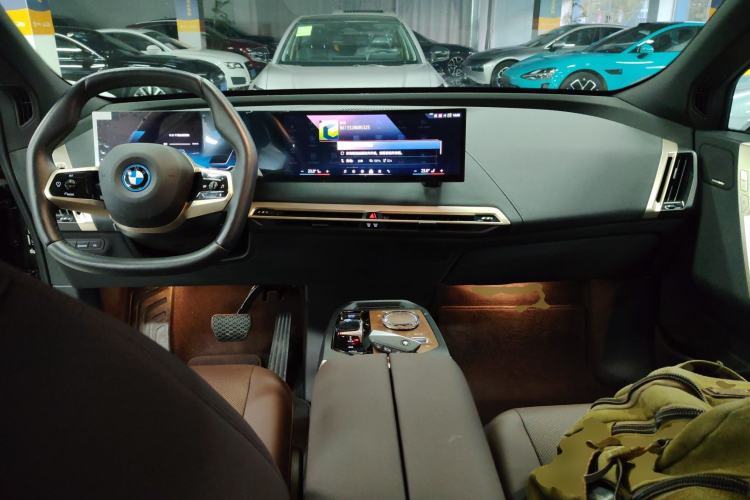 Used BMW iX 2023 xDrive40
