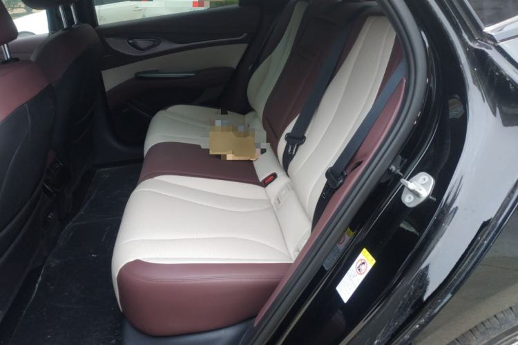 Used BYD Seal 2023 DM-i 1.5T 121km Prestige Model
