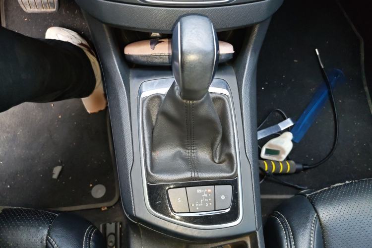 Used Peugeot 308S 2015 1.2T Automatic Jingchi Edition Gear Lever