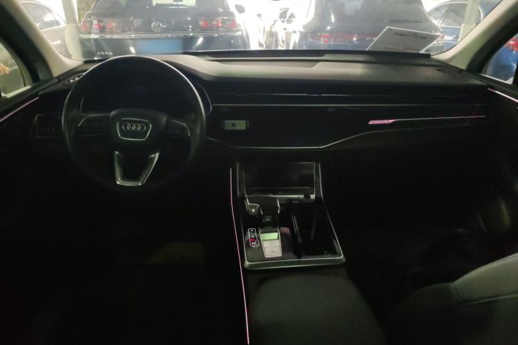 Used Audi Q7 2021 55 TFSI quattro S line Sport model
