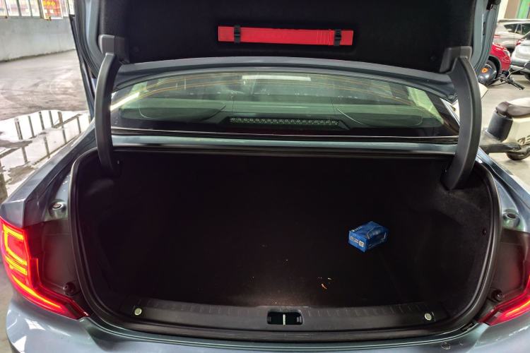 Used Volvo S90 2020 Facelift T5 Smart & Luxurious Edition