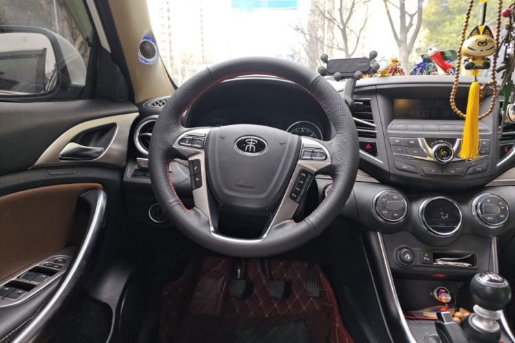 Used BYD Song 2016 Gaishi Edition 1.5TI Manual Leading Model Steering Wheel