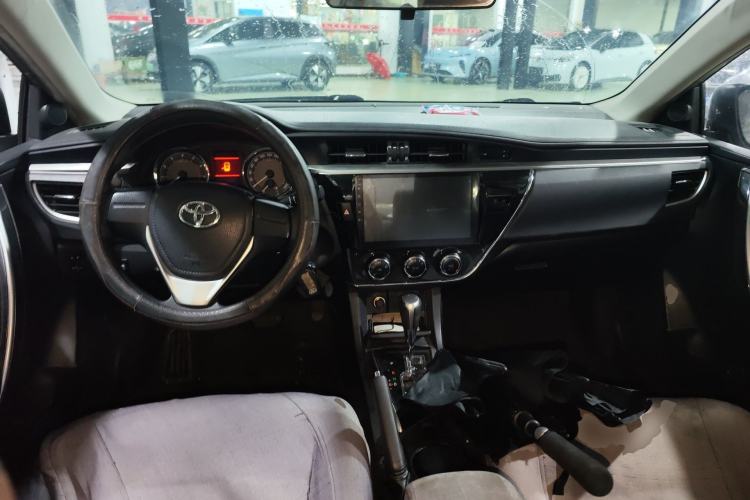 Used Toyota Corolla 2017 1.2T CVT GL-i Center Console