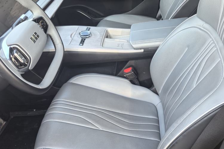 Used Geely Galaxy E8 2024 665 km Range Rear-Drive Starship Long-Range Version
