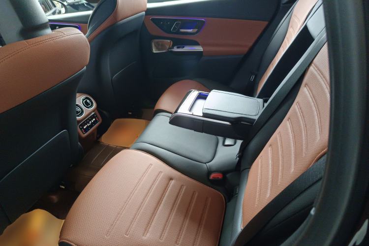 Used Mercedes-Benz GLC 2023 GLC 260 L 4MATIC Dynamic Edition 5-seater
