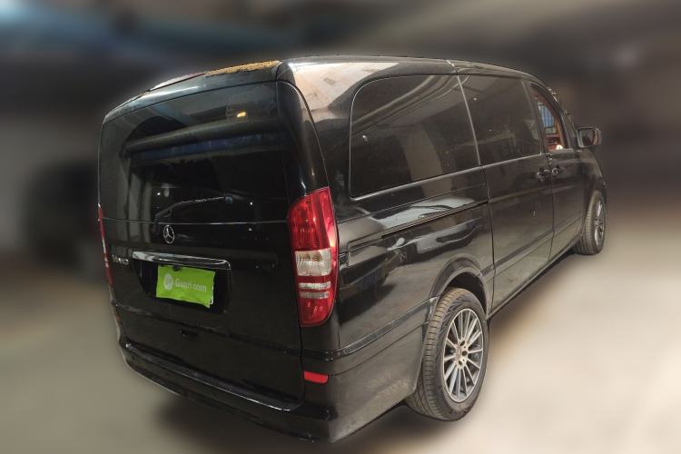 Used Mercedes-Benz Viano 2010 2.5L Luxury Edition