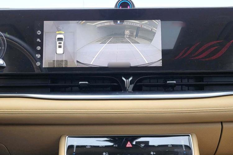 Used VOYAH Dream 2024 PHEV Extended-Range Premium Edition Audio And AC Panel