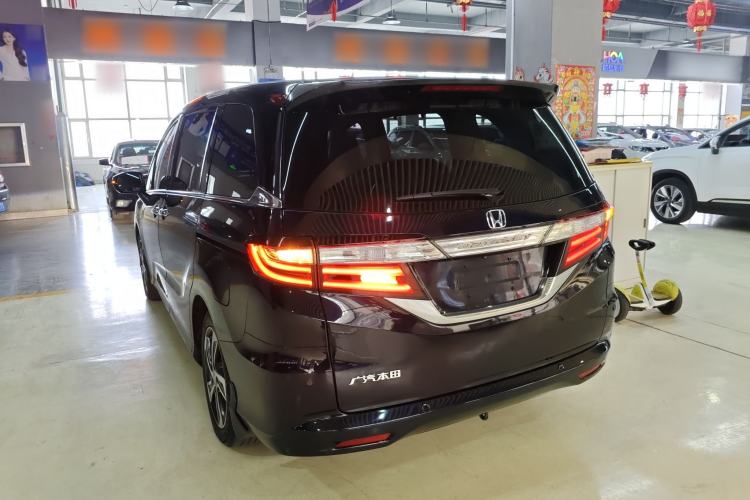 Used Honda Odyssey 2015 Revised Version 2.4L Supreme Edition