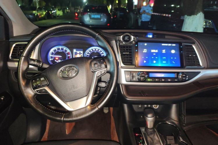 Used Toyota Highlander 2018 2.0T Four-Wheel Drive Prestige Version 7 Seats China VI Standard