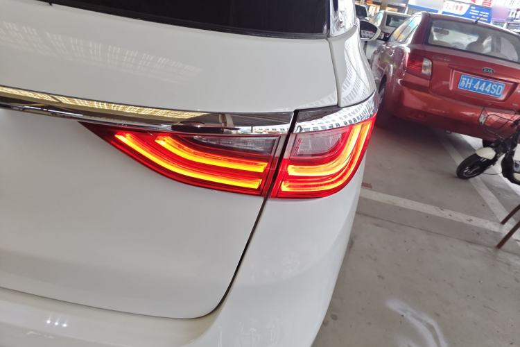 Used BYD Song MAX 2018 1.5T Automatic Smart Connect Flagship Model 6 Seats
