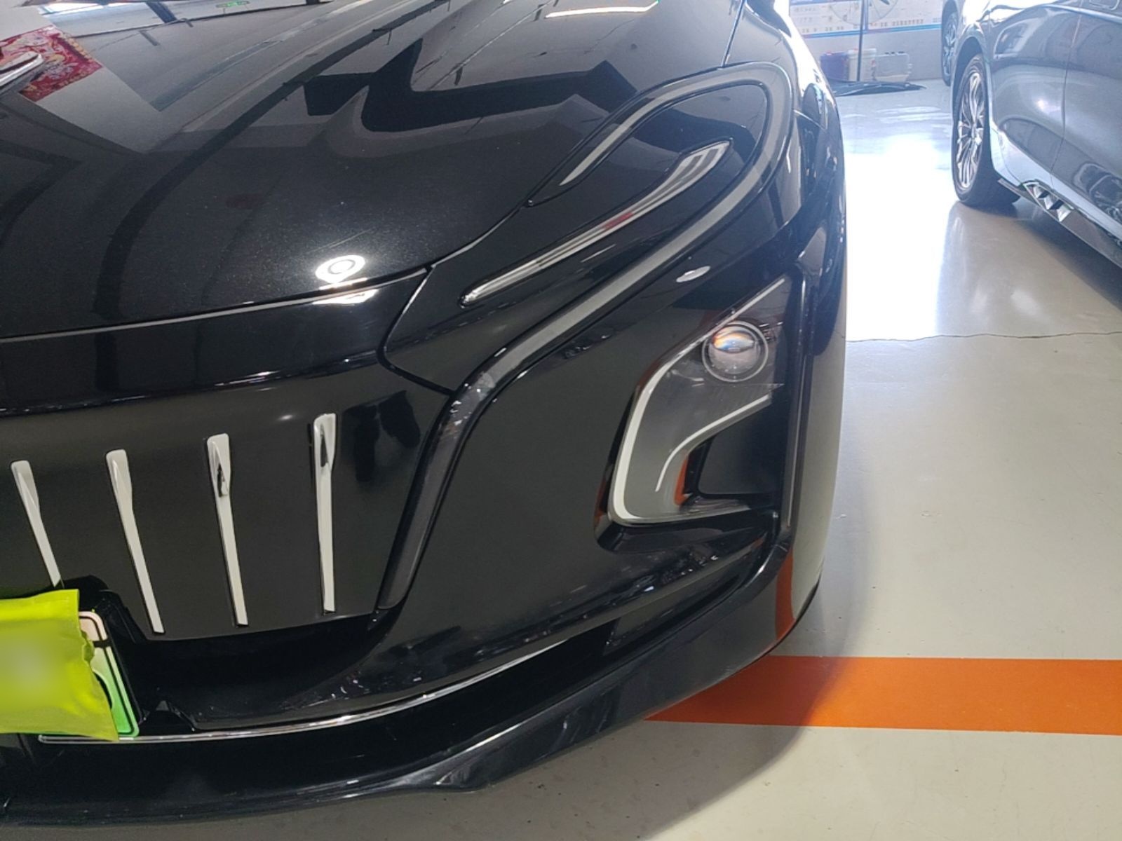Hongqi E-QM5 2024 610 km PLUS — снимка 8