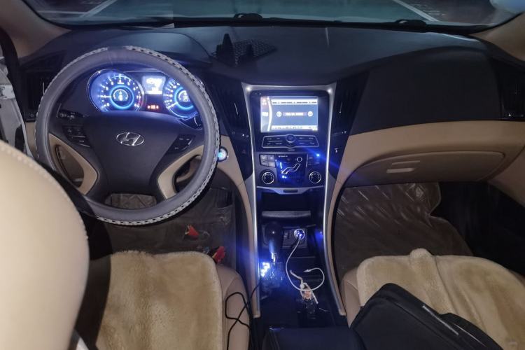 Used Hyundai Sonata 2011 2.0L Automatic Luxury Edition
