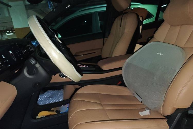 Used Nio ES8 2022 75 kWh Six-Seater Version Left Front Seat