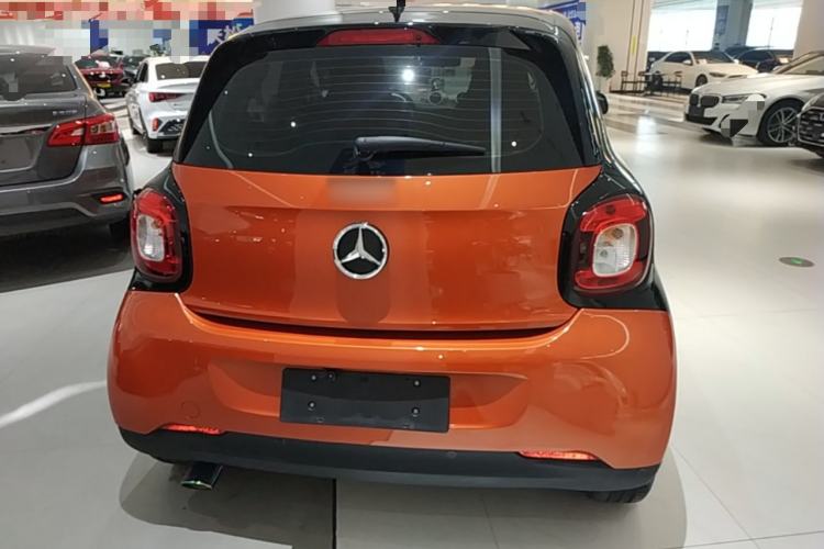 smart forfour 2018 1.0L 52 kW Dynamic Edition مستعملة